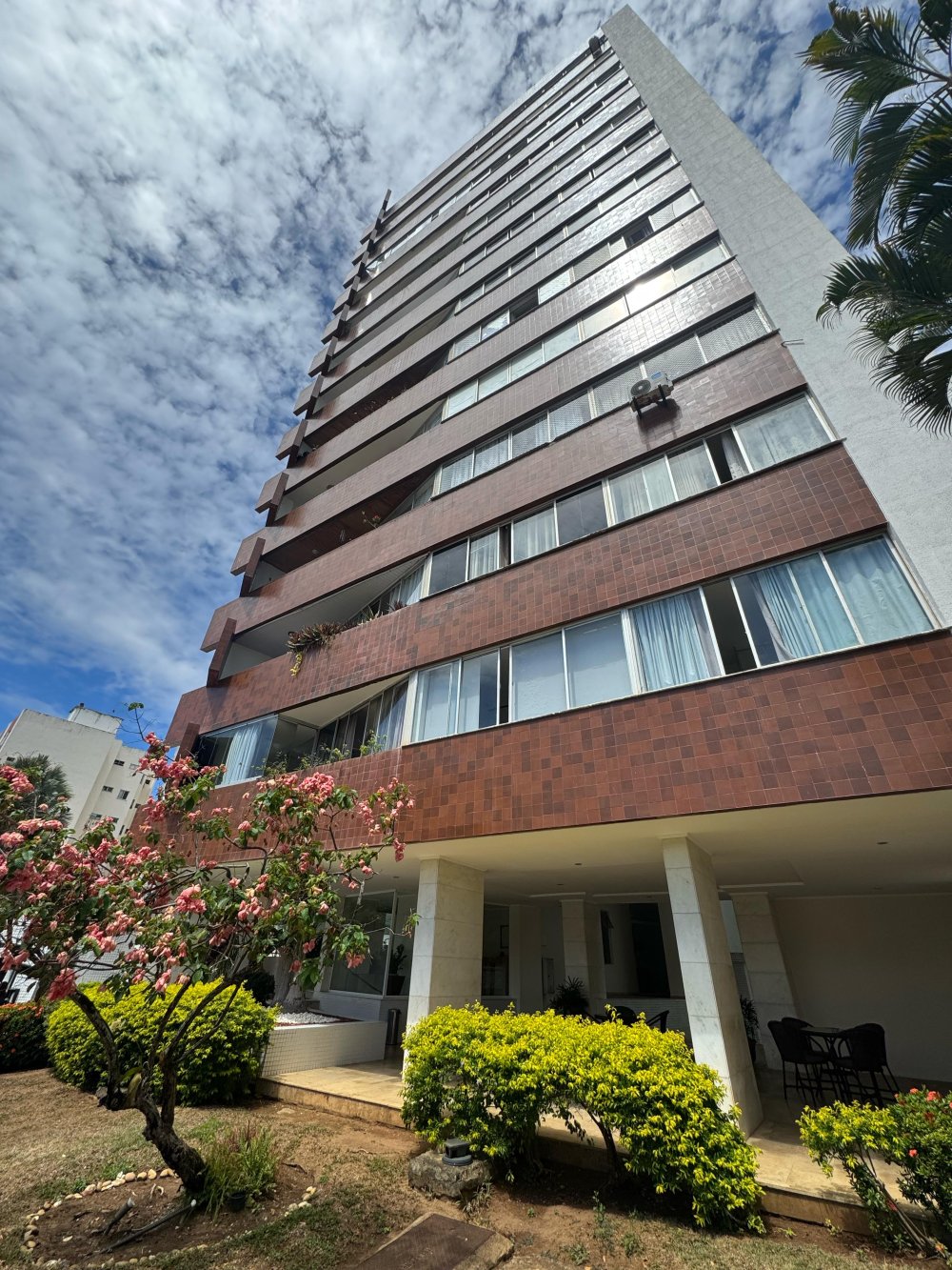Apartamento - Aluguel - Itaigara - Salvador - BA